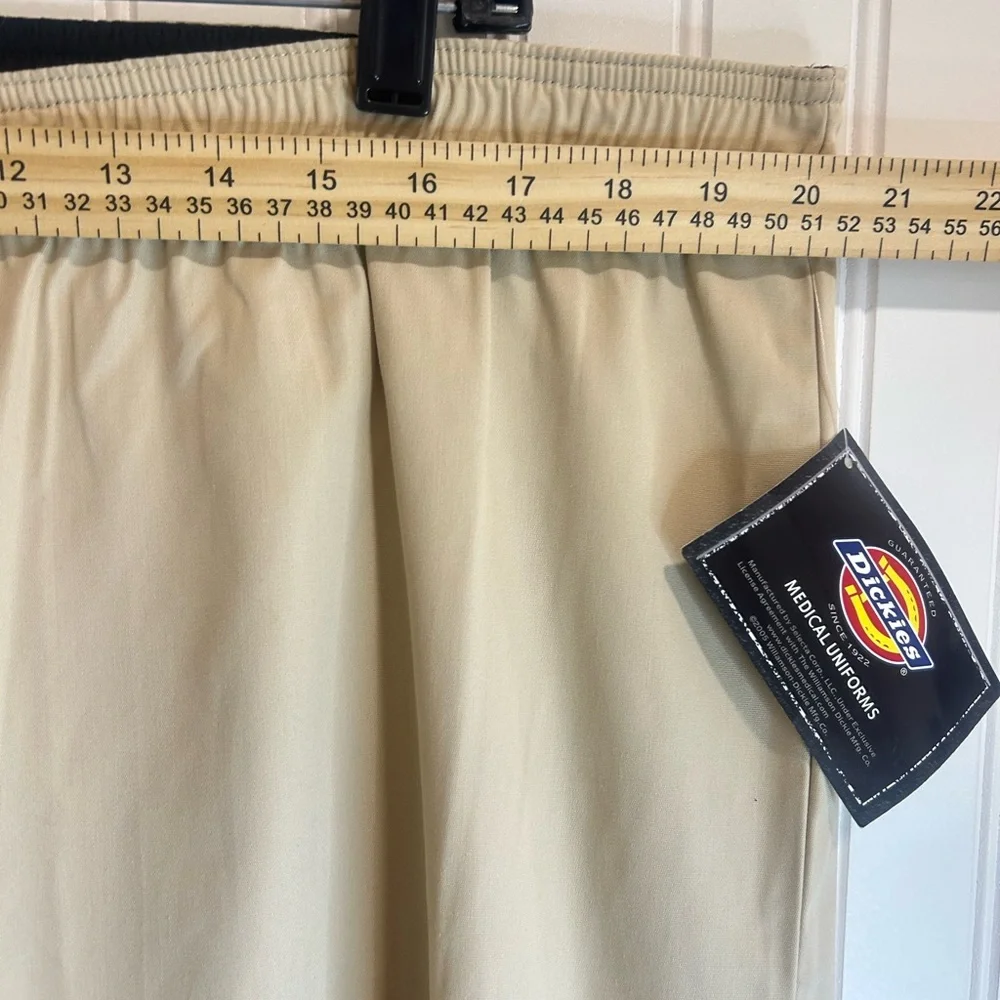 Dickies  Medical Light Tan Cargo Pants for Men 2X elastic waist NEW.
